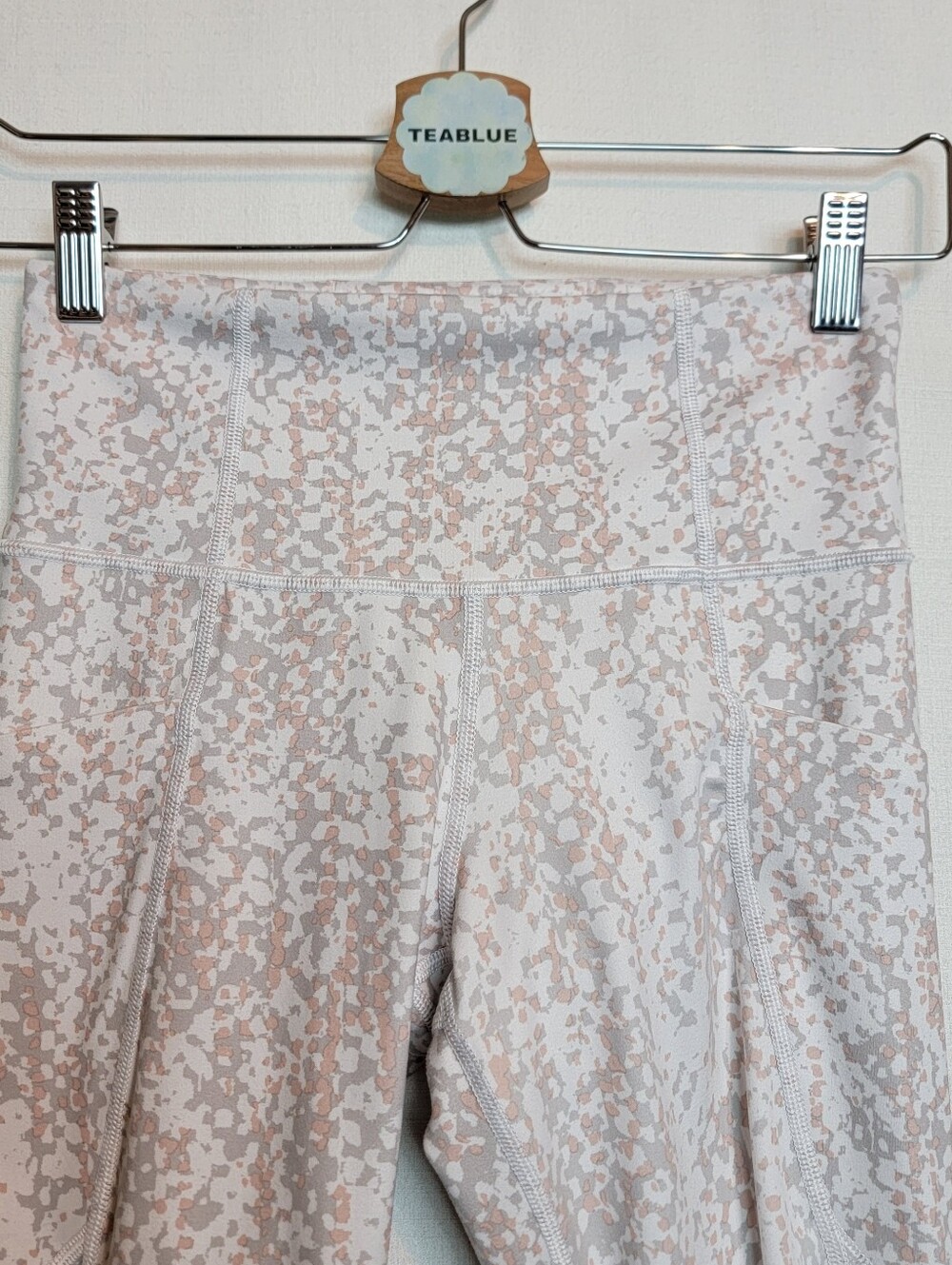 Athleta Salutation Stash Pocket Serpent Tight White Serpent Print XSP - Picture 9 of 13